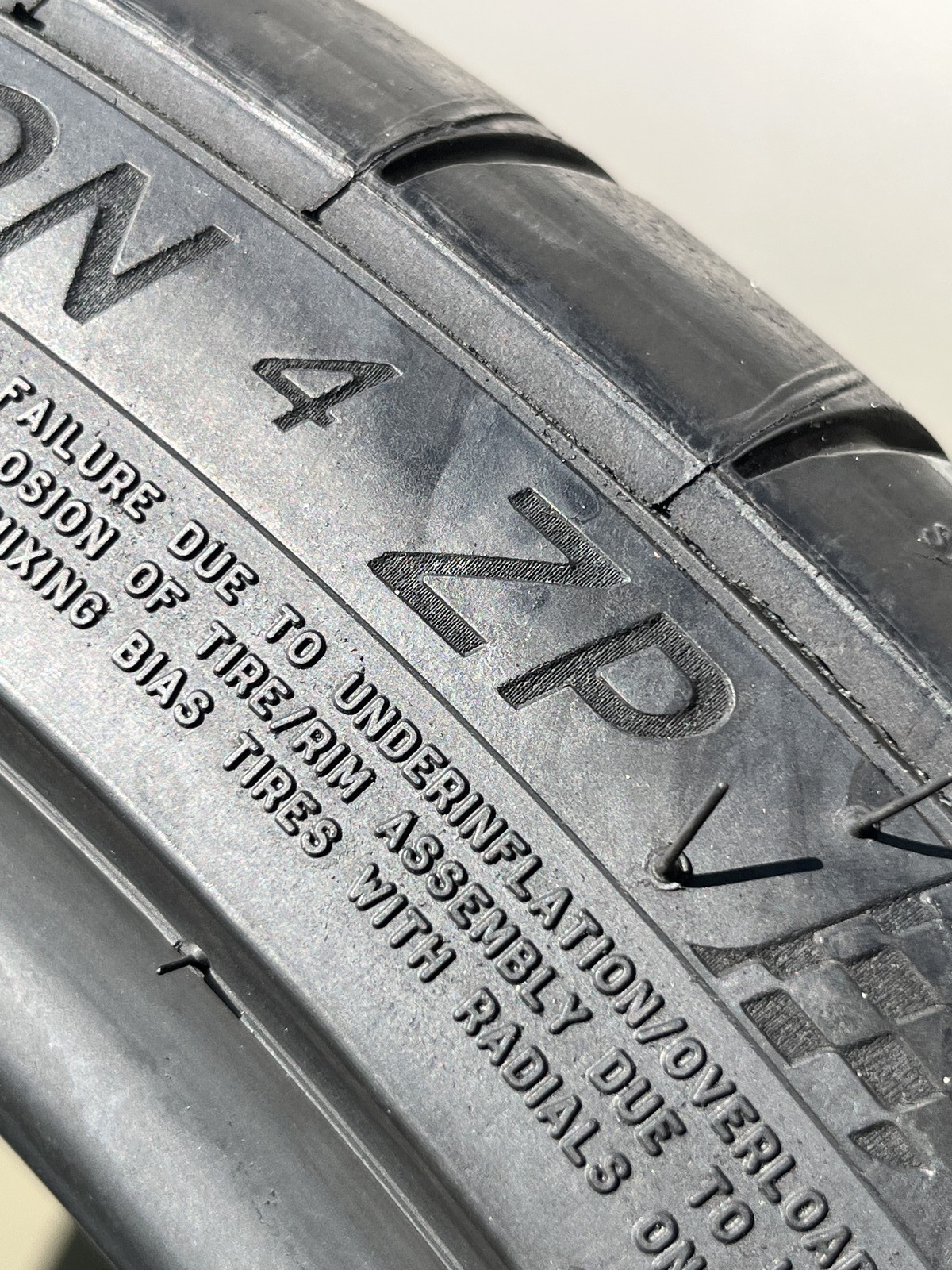 1 Tire Michelin Pilot Sport All Season 4 ZP 305/30ZR20 99Y DOT.2322 7.25/32