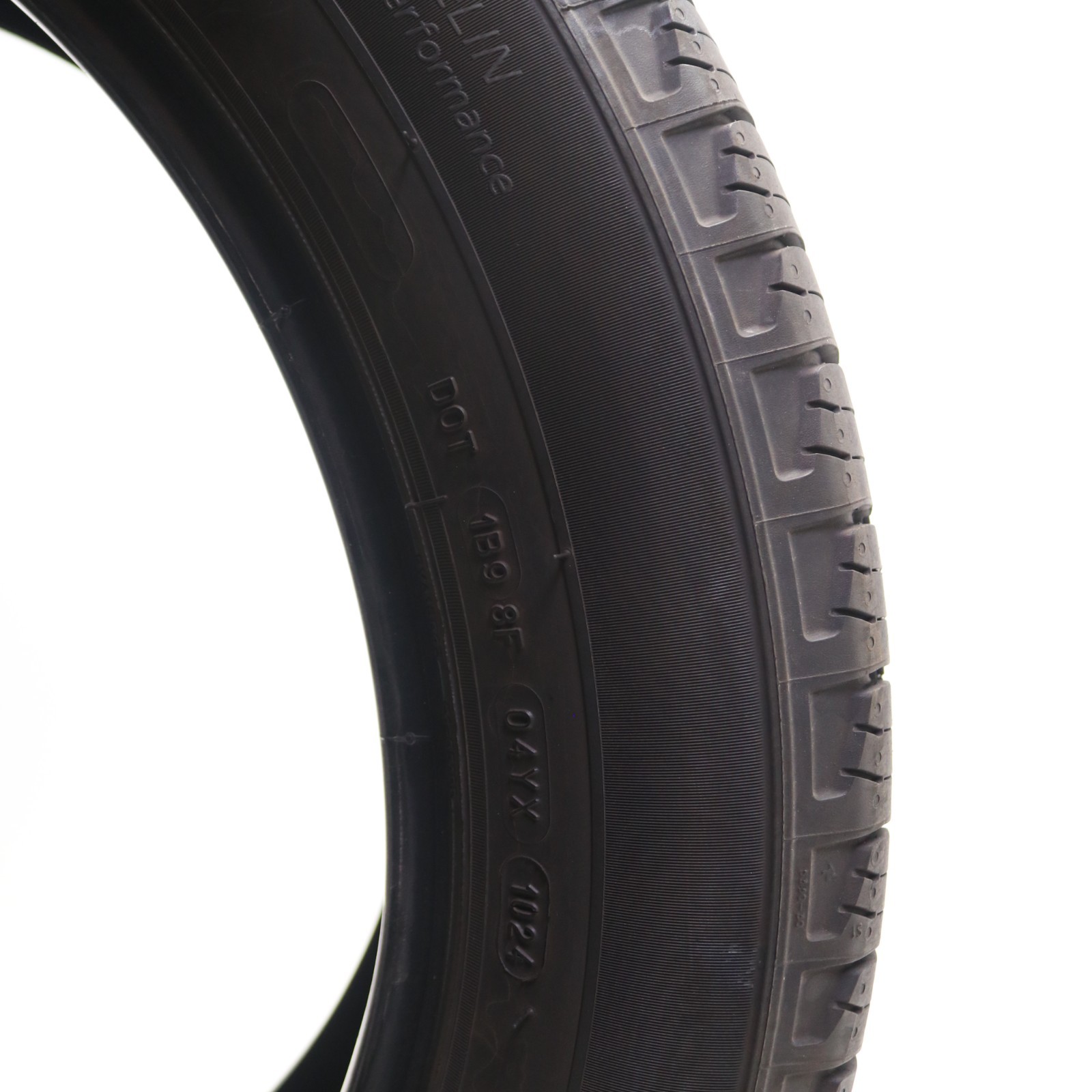 Set of 2 Used 235/55R19 Michelin Primacy A/S – 101V – 5.5/32 No Repairs