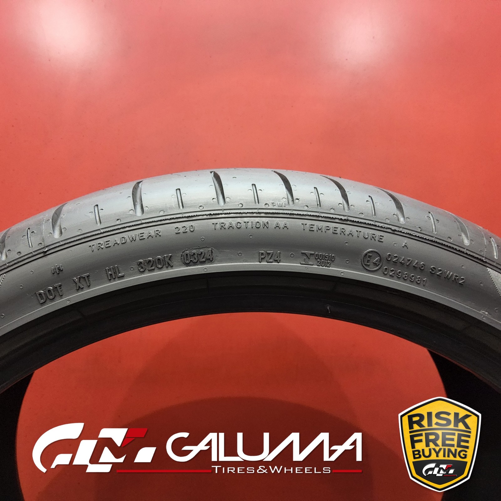 Set of 2 Tires LikeNEW Pirelli P Zero PZ4 NA1 305/30ZR21 305/30/21 3053021 92284