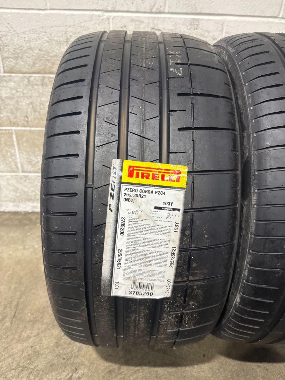 2x P265/40R21 Pirelli P Zero Corsa PZC4 8/32 101 Y New Tires 2654021