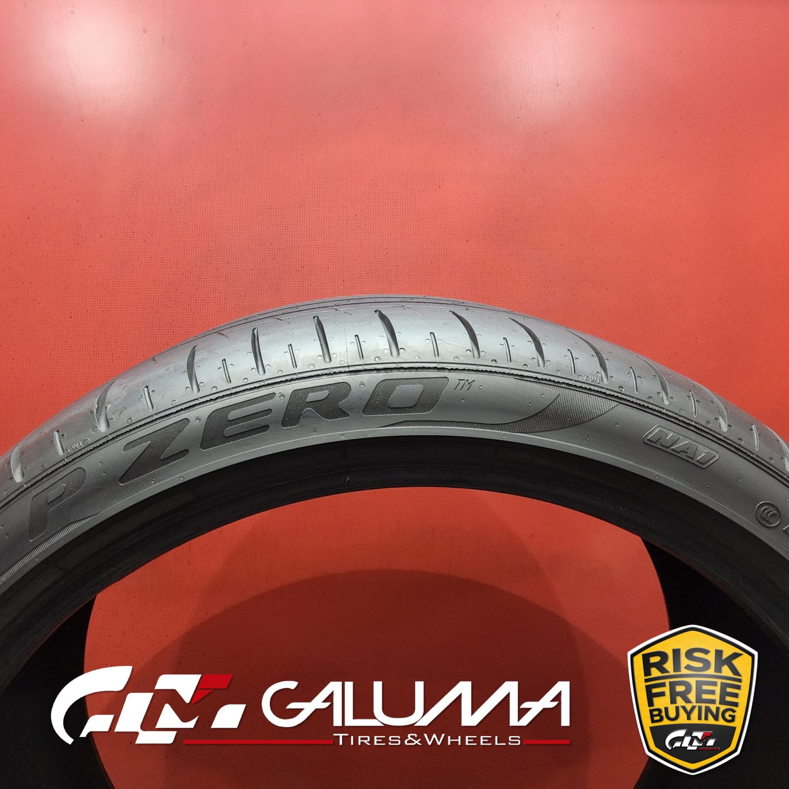 Set of 2 Tires LikeNEW Pirelli P Zero PZ4 NA1 305/30ZR21 305/30/21 3053021 92284