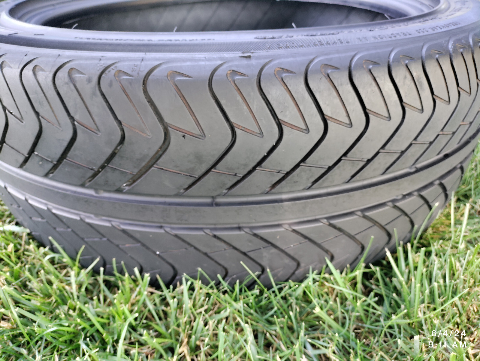 (RARE) Michelin Pilot SPORT tire VINTAGE. 7-8/32nd’s… in great shape.