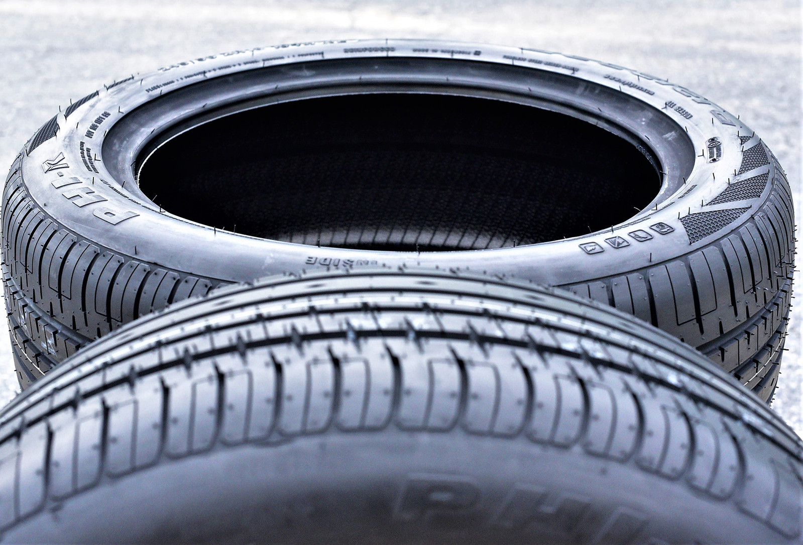 4 Tires Accelera Phi-R 235/50ZR17 235/50R17 100Y XL AS A/S High Performance