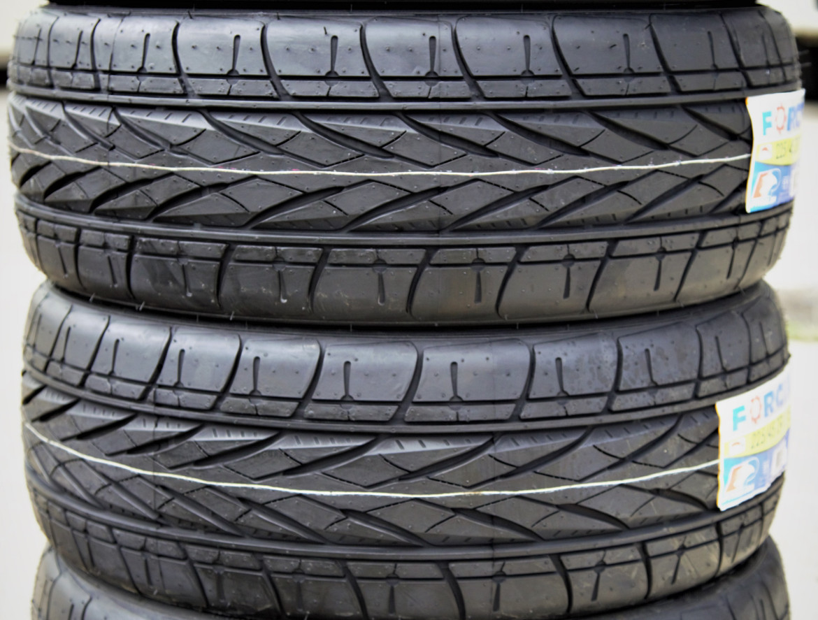 2 New Forceum Hexa-R 225/45R18 ZR 95Y XL A/S High Performance All Season Tires