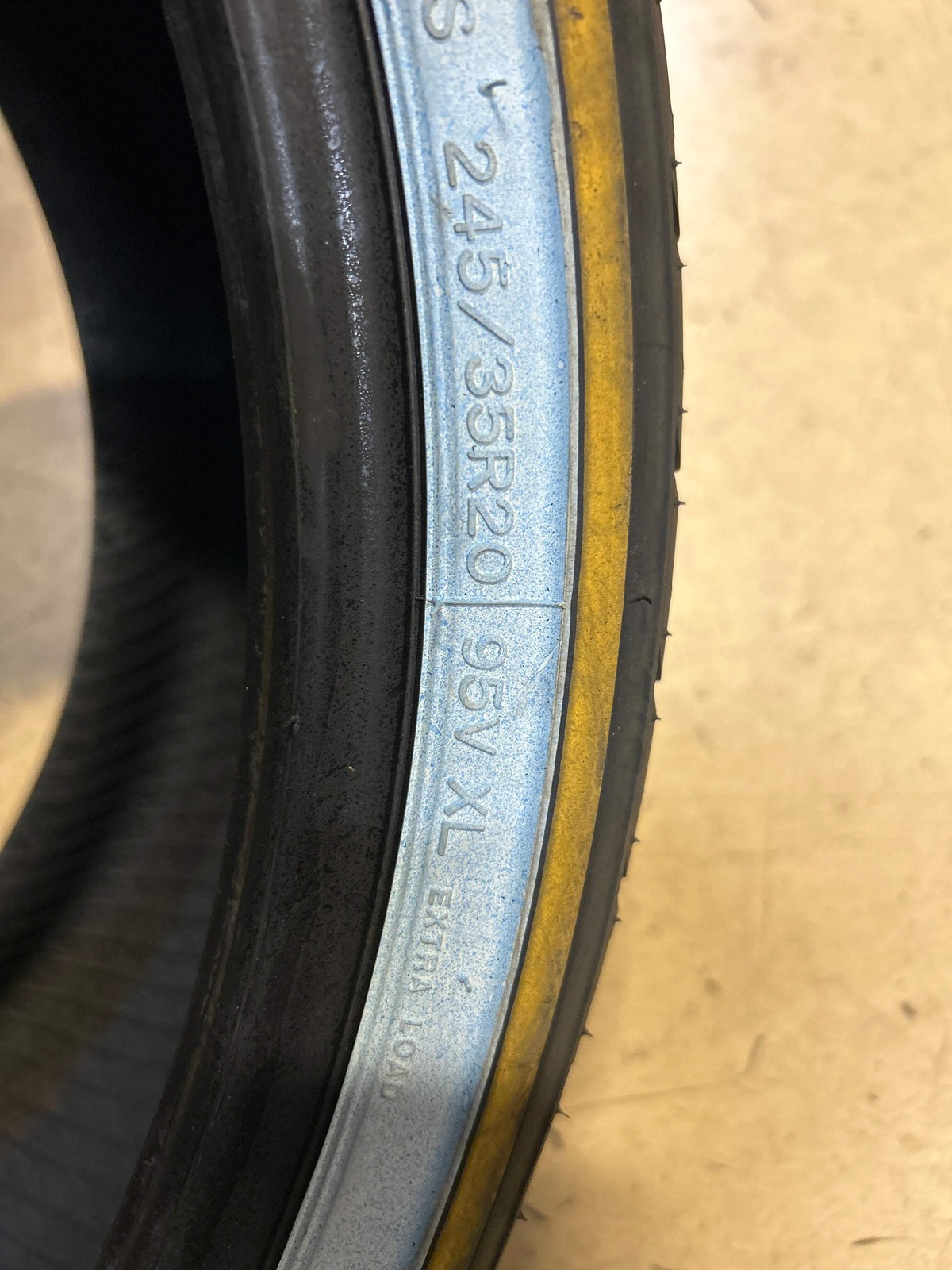 VOGUE CUSTOM BUILT RADIAL V WG P 245 35 20 95V XL ALL SEASON TIRE 03206605