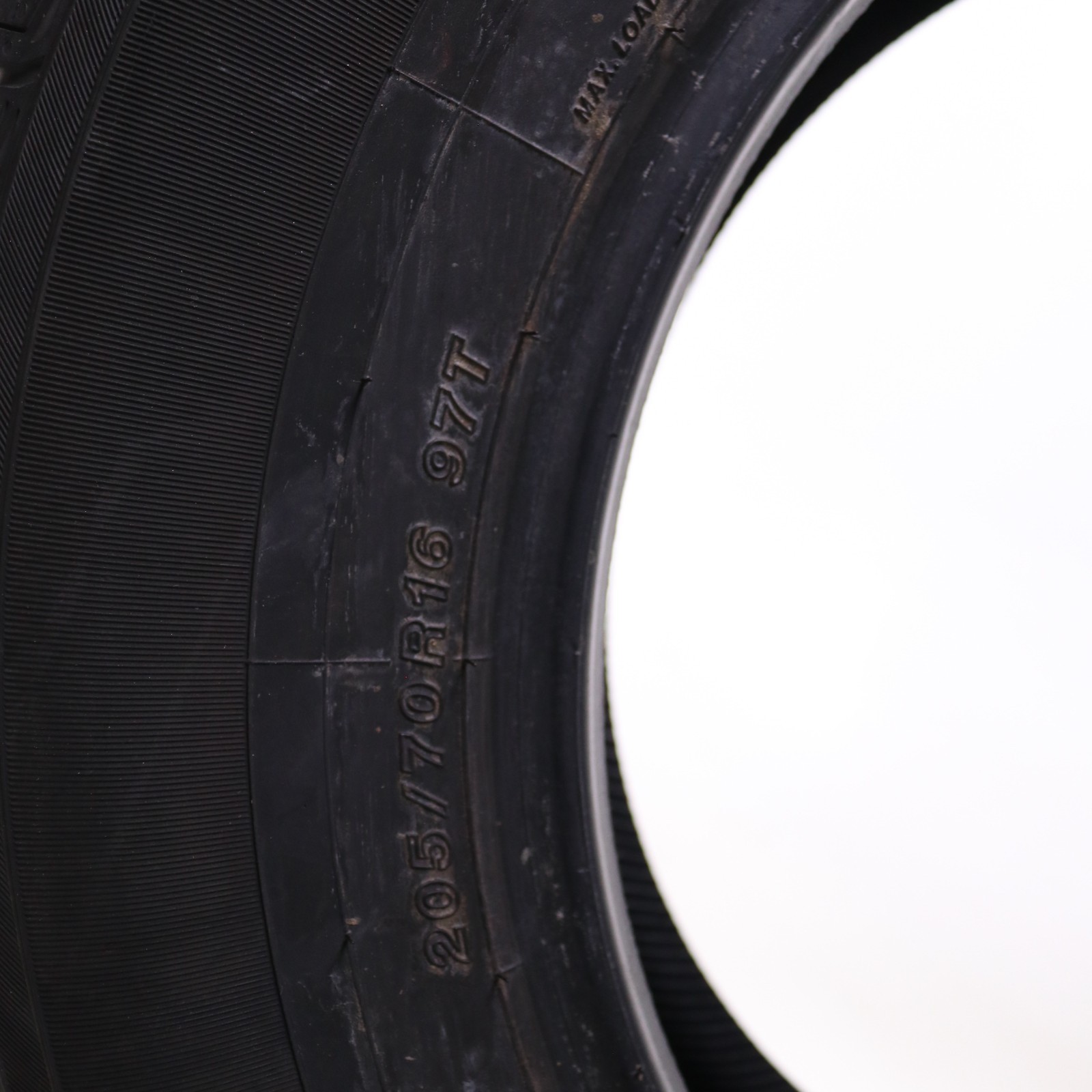 Set of 2 Used 205/70R16 Yokohama Avid Ascend LX – 97T – 7.5-8/32 No Repairs
