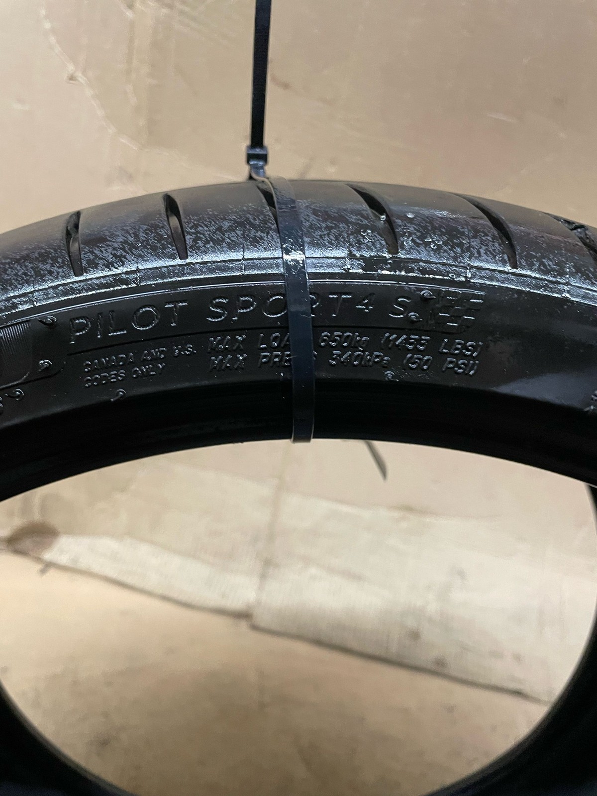 Michelin Pilot Sport 4S 265/30ZR19 93Y Extra Load DOT 6424 Tire