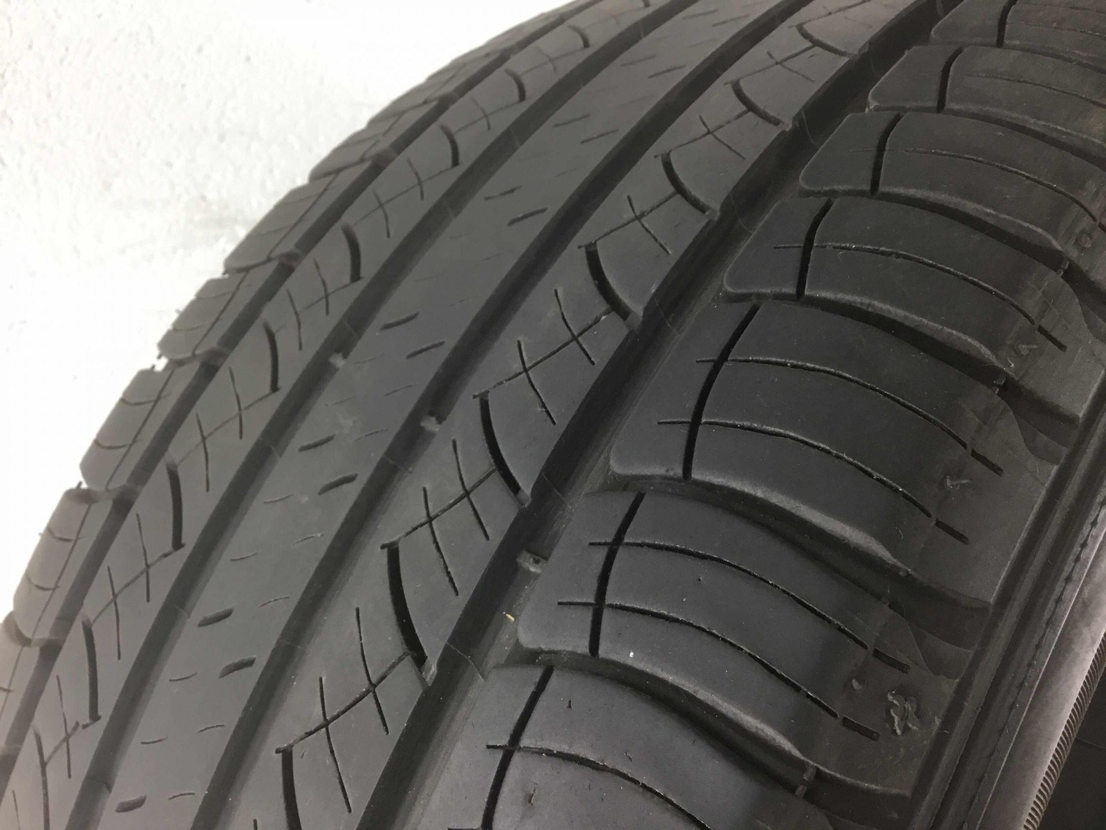 P235/50R18 Michelin Latitude Tour HP 97 V Used 6/32nds