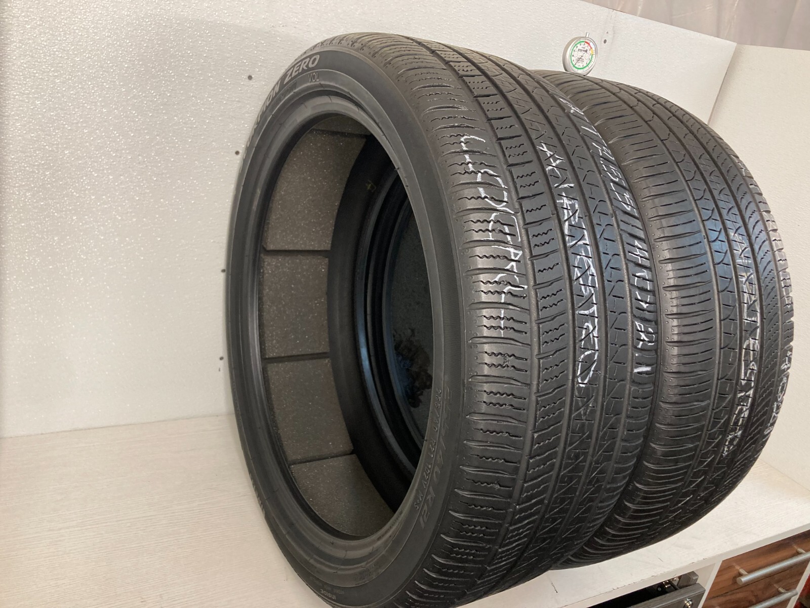 NO SHIPPING ONLY LOCAL PICK UP 2 Tires 255 40 21 Pirelli Scorpion Zero VOL