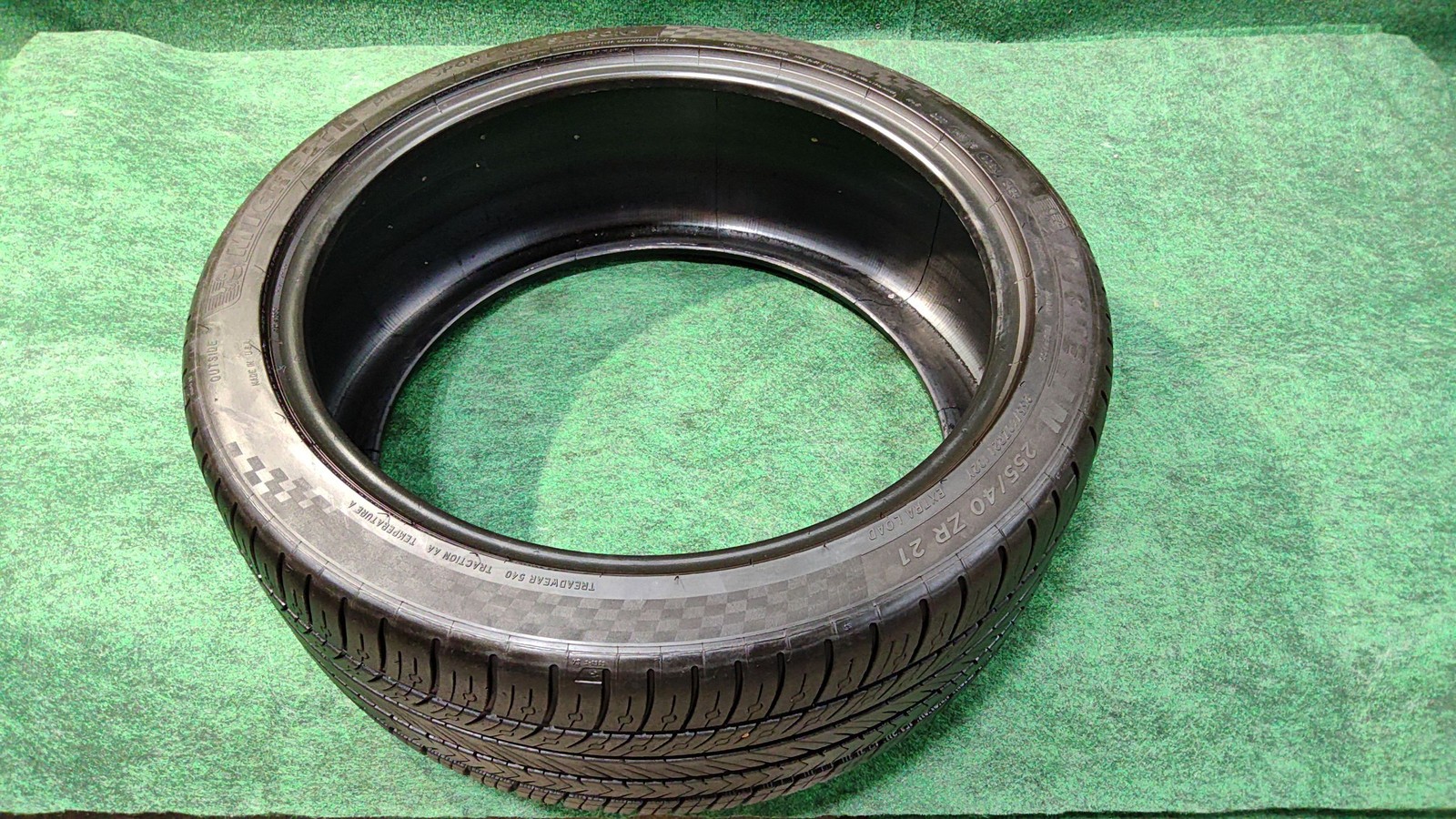 Michelin Pilot Sport All Season 4 Tire 21′ 255/40