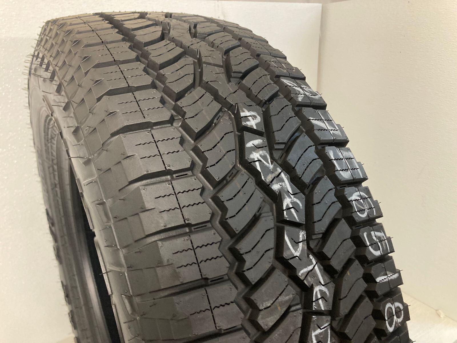 1 Tire LT 275 65 18 Falken Wildpeak A/t3w (100% Tread) NO REPAIRS 113S