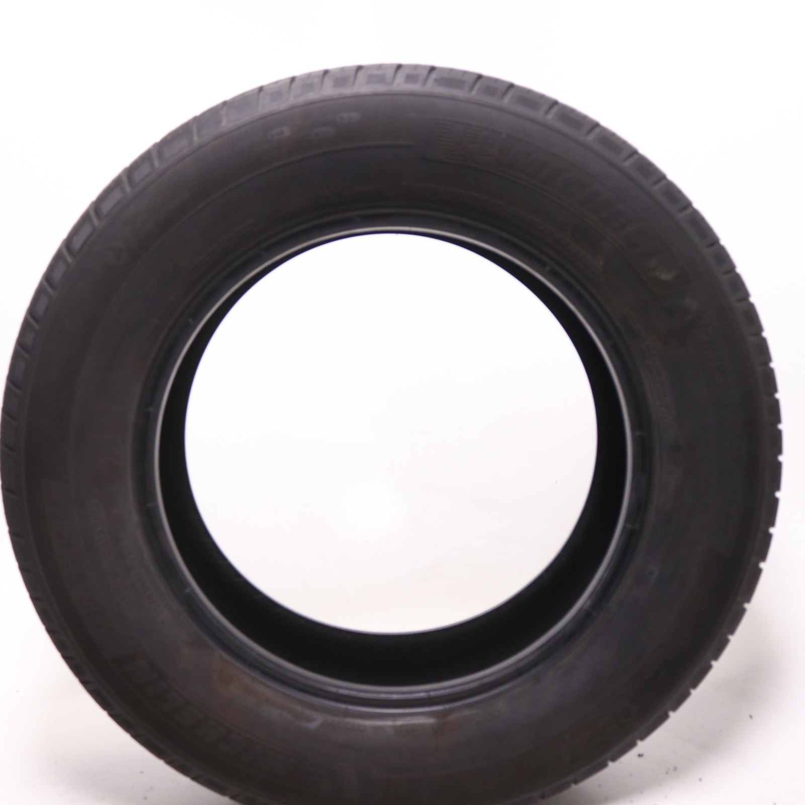Set of 2 Used 235/65R17 Michelin Primacy A/S – 104H – 6.5/32 No Repairs