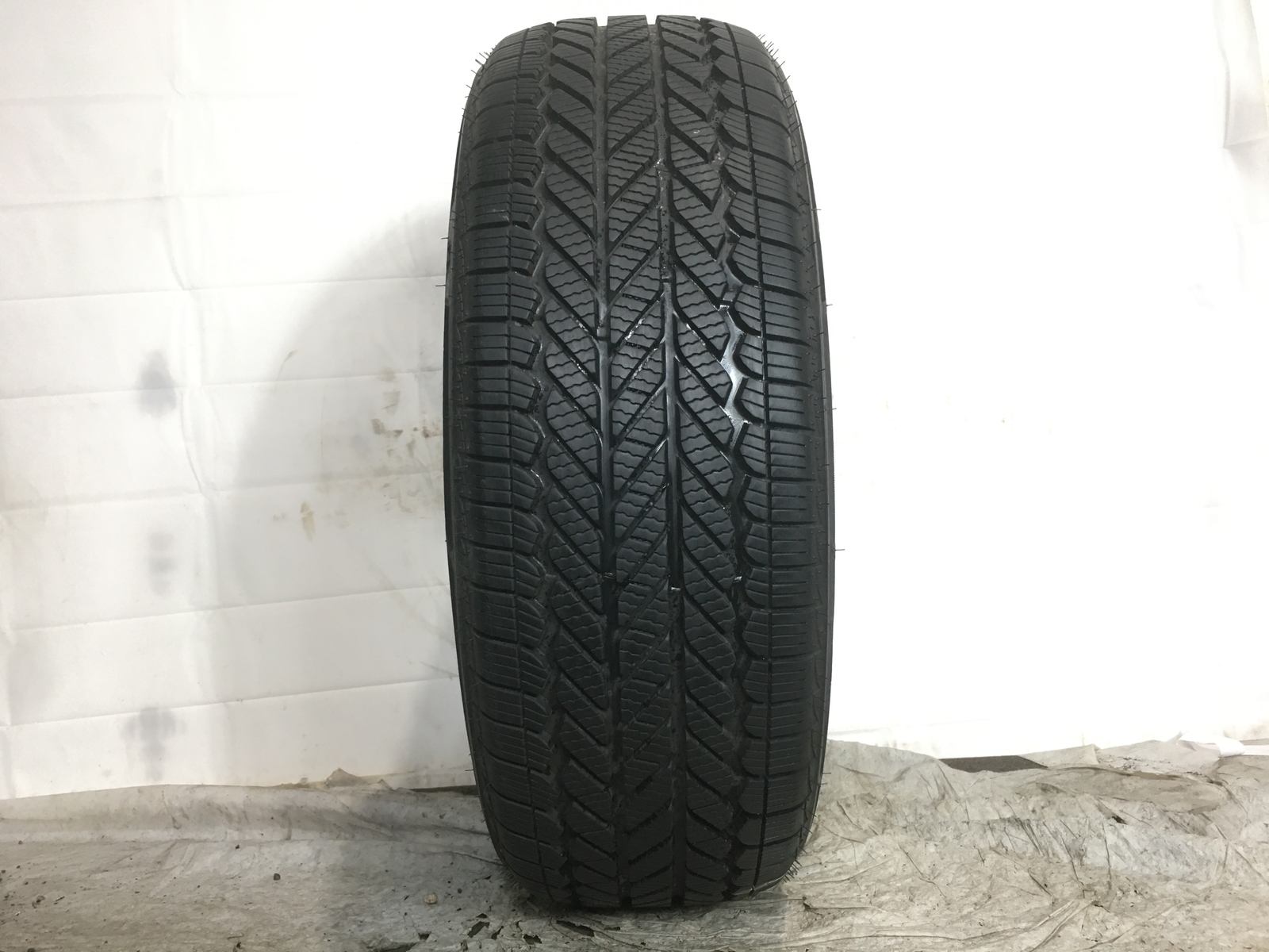 [1] Bridgestone WeatherPeak P225/55R19 225 55 19 Tire 9.5-9.75/32