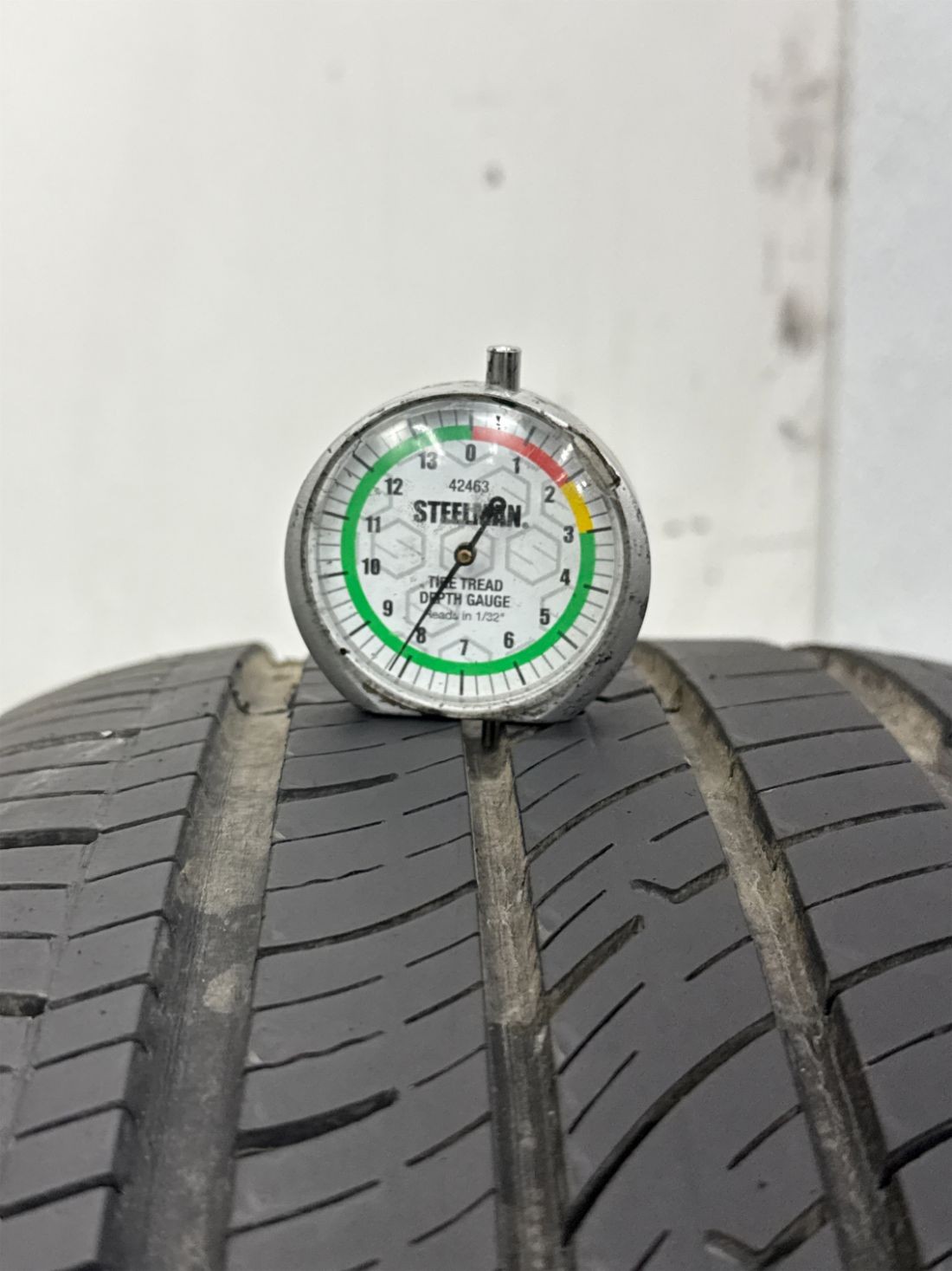 1 Used P225/55R17 Cooper CS5 Grand Touring 97 T – 8/32