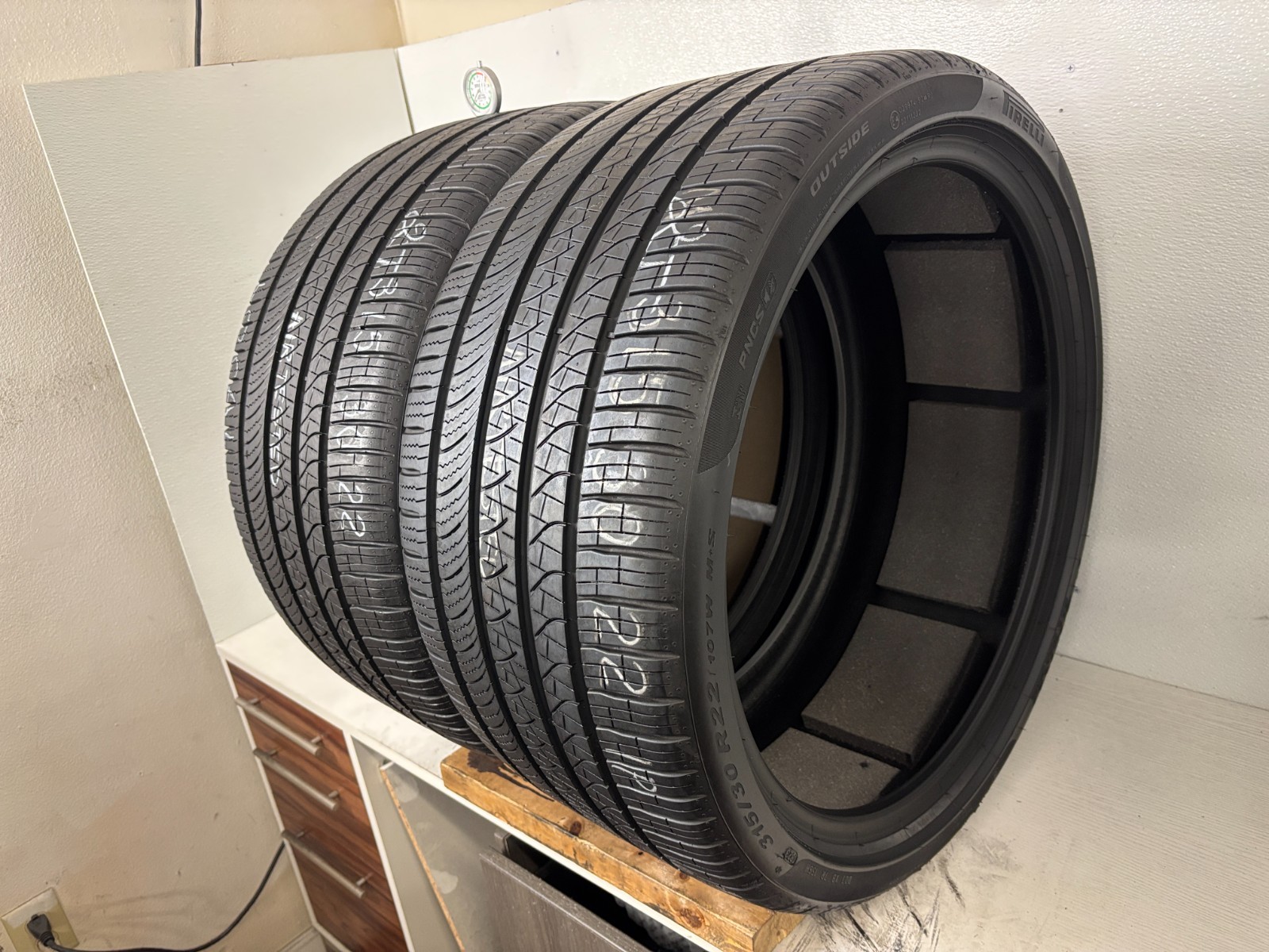 NO SHIPPING ONLY LOCAL PICK PICK UP 2 Tires 315 30 22 Pirelli P Zero All Season