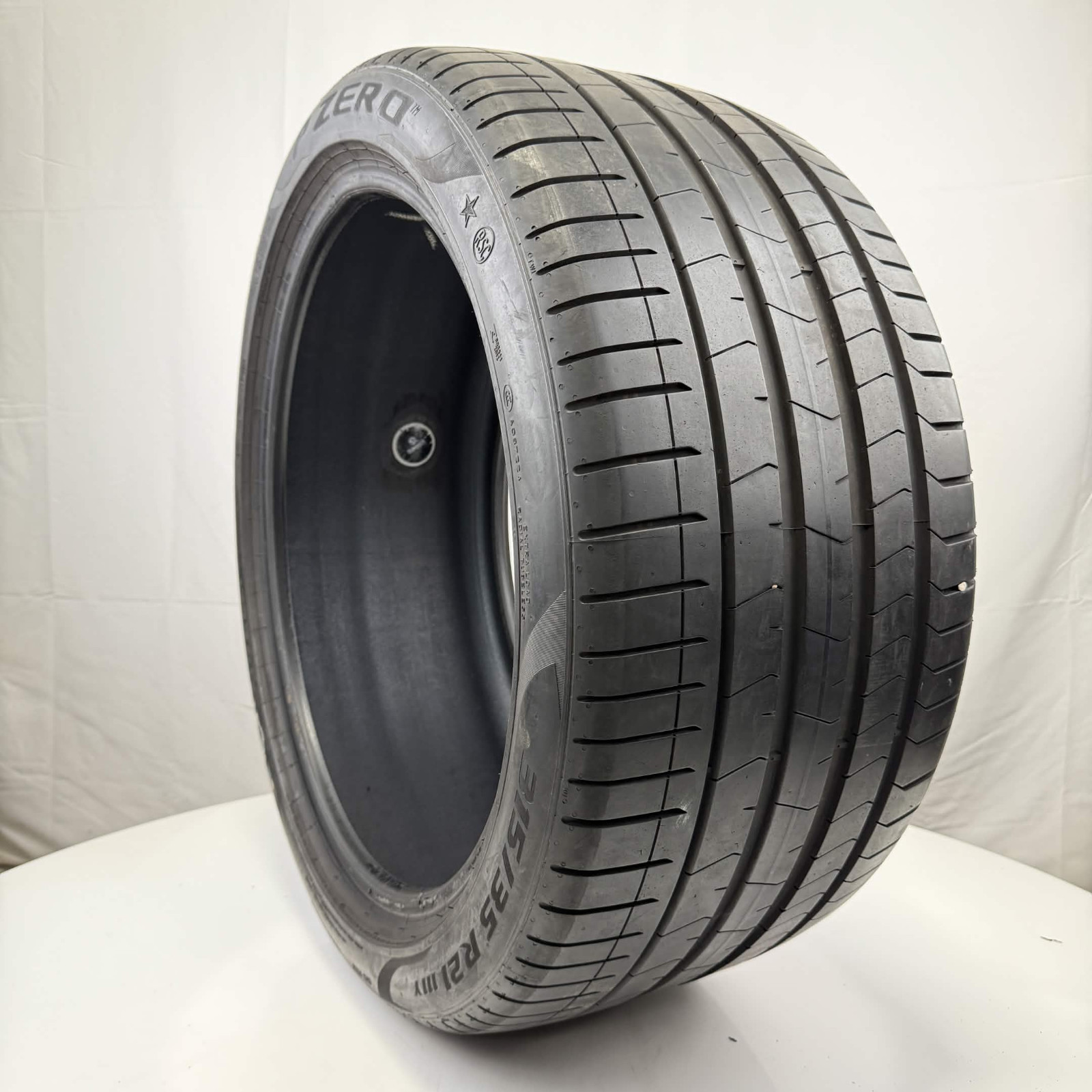 Used 315/35R21 Pirelli P Zero PZ4 Run Flat 111Y 8.5/32 (DOT 25)