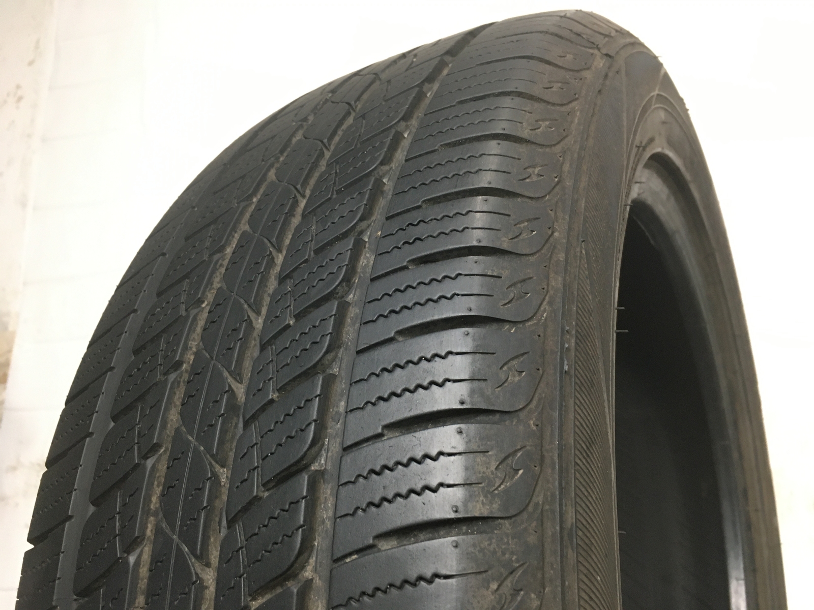 [1] Westlake SU318 H/T P225/55R19 225 55 19 Tire 9.5-9.75/32