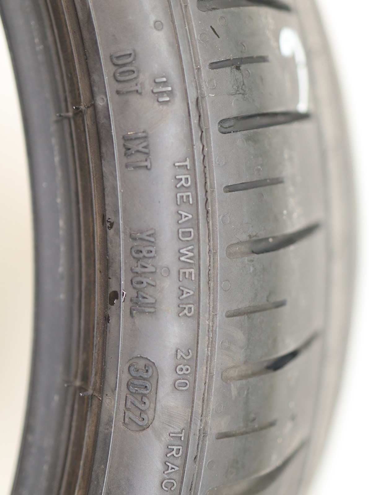 2 285/30R21 Pirelli Pzero PZ4 PNCS MOS 100Y 6-7/32 DOT 4322 3022 1J113