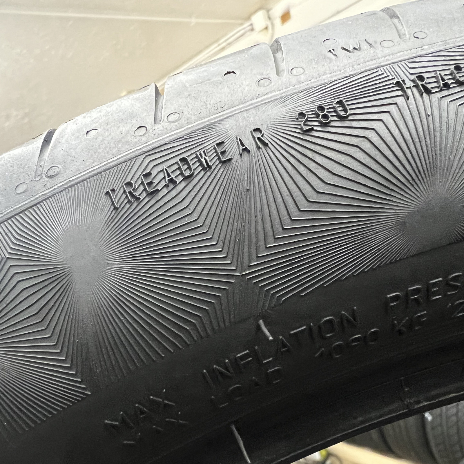 HIGH TREAD TIRE 1 Continental PremiumContact 6 SSR RunFlat 315/35R22 No Patch