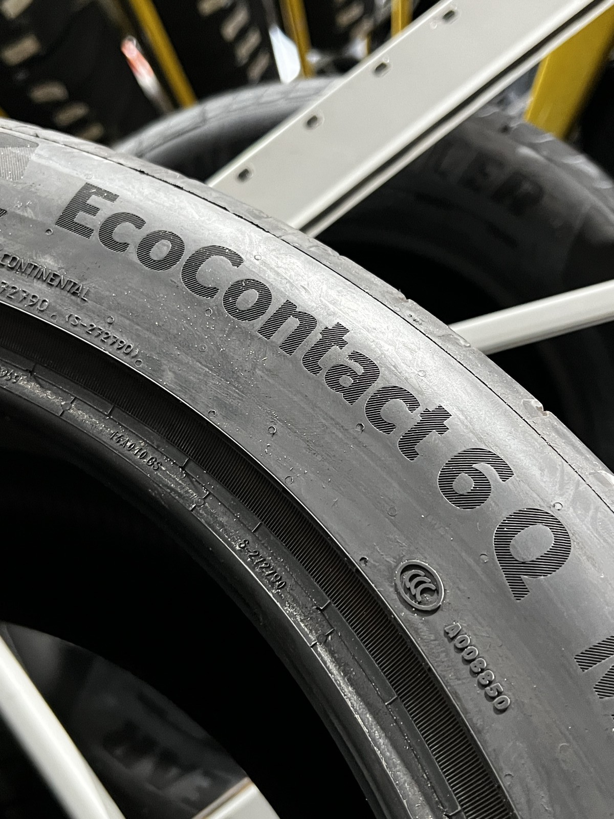 1 Continental EcoContact 6Q MO ContiSilent 325/40R22 114Y DOT.1625 7/32 NO Patch