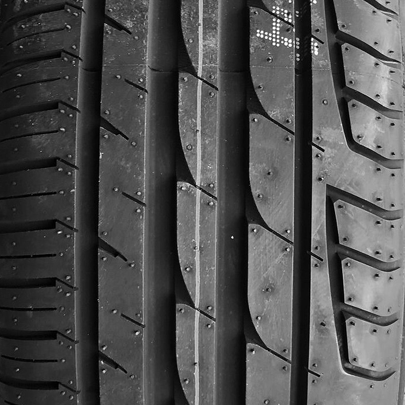 1 X Forceum OCTA 235/40ZR20XL 96Y Tires