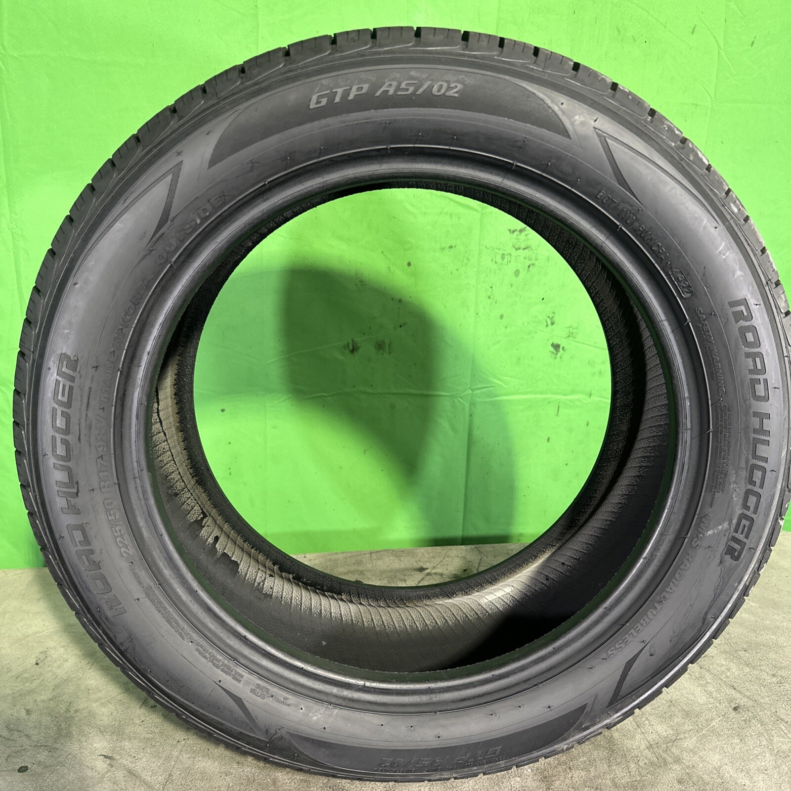 Single,Used-225/50R17 Road Hugger GTP AS/02 98V 10/32 DOT 4922