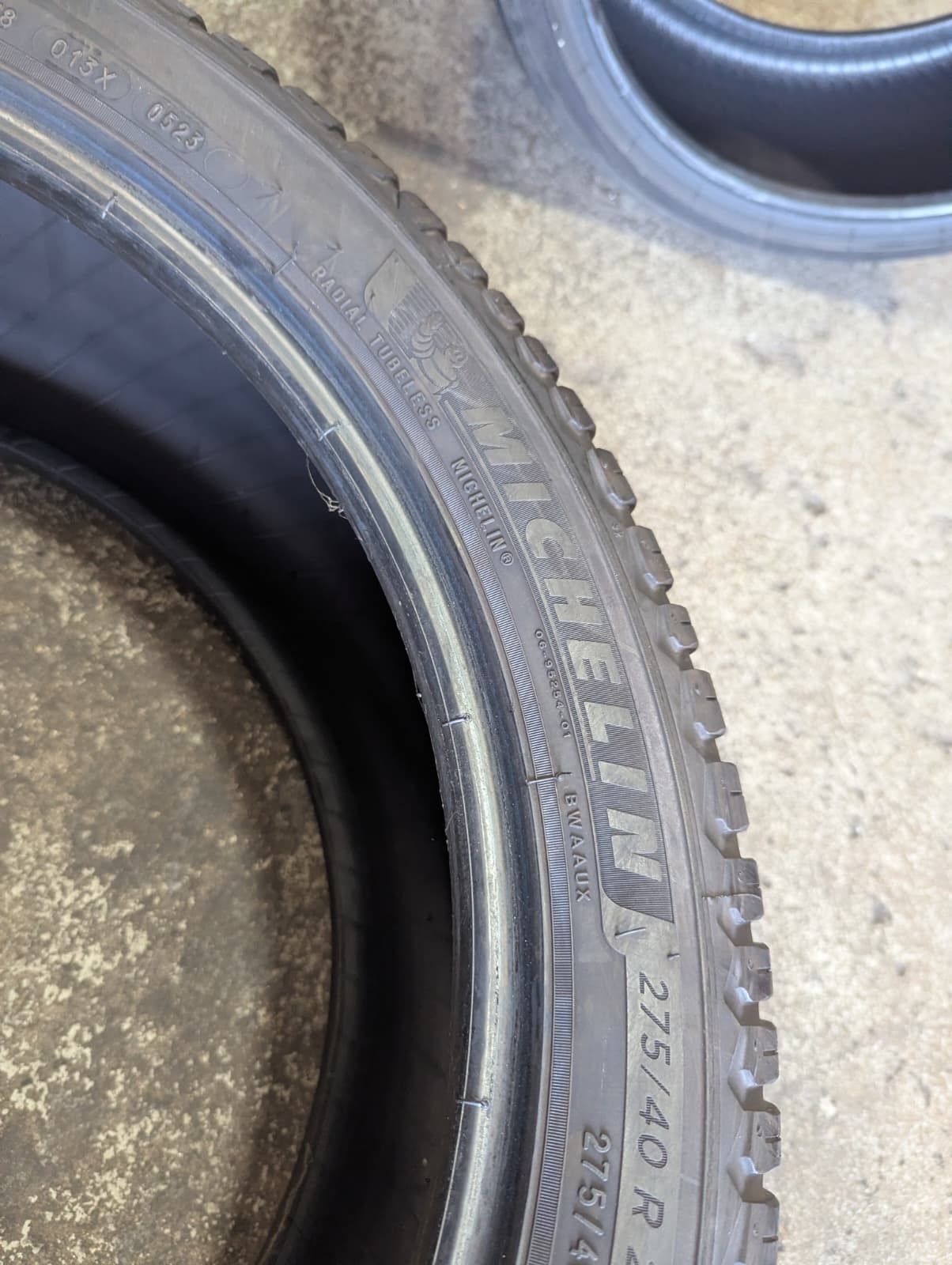 275/40R21 ( 107V ) MICHELIN CROSS CLIMATE2 SET OF USED TIRES 9/32″