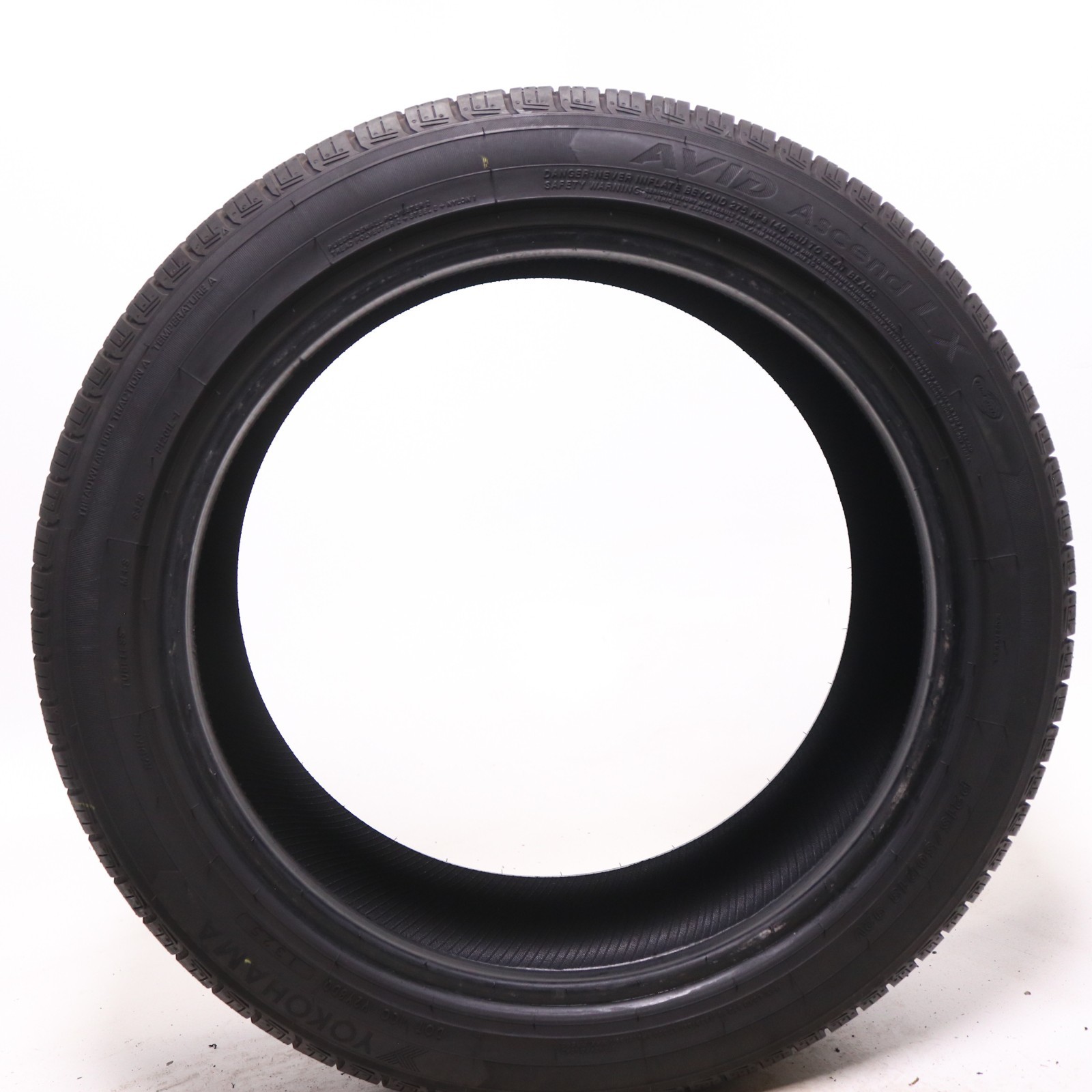 Set of 4 Used 215/50R18 Yokohama Avid Ascend LX – 92V – 9-10/32 No Repairs