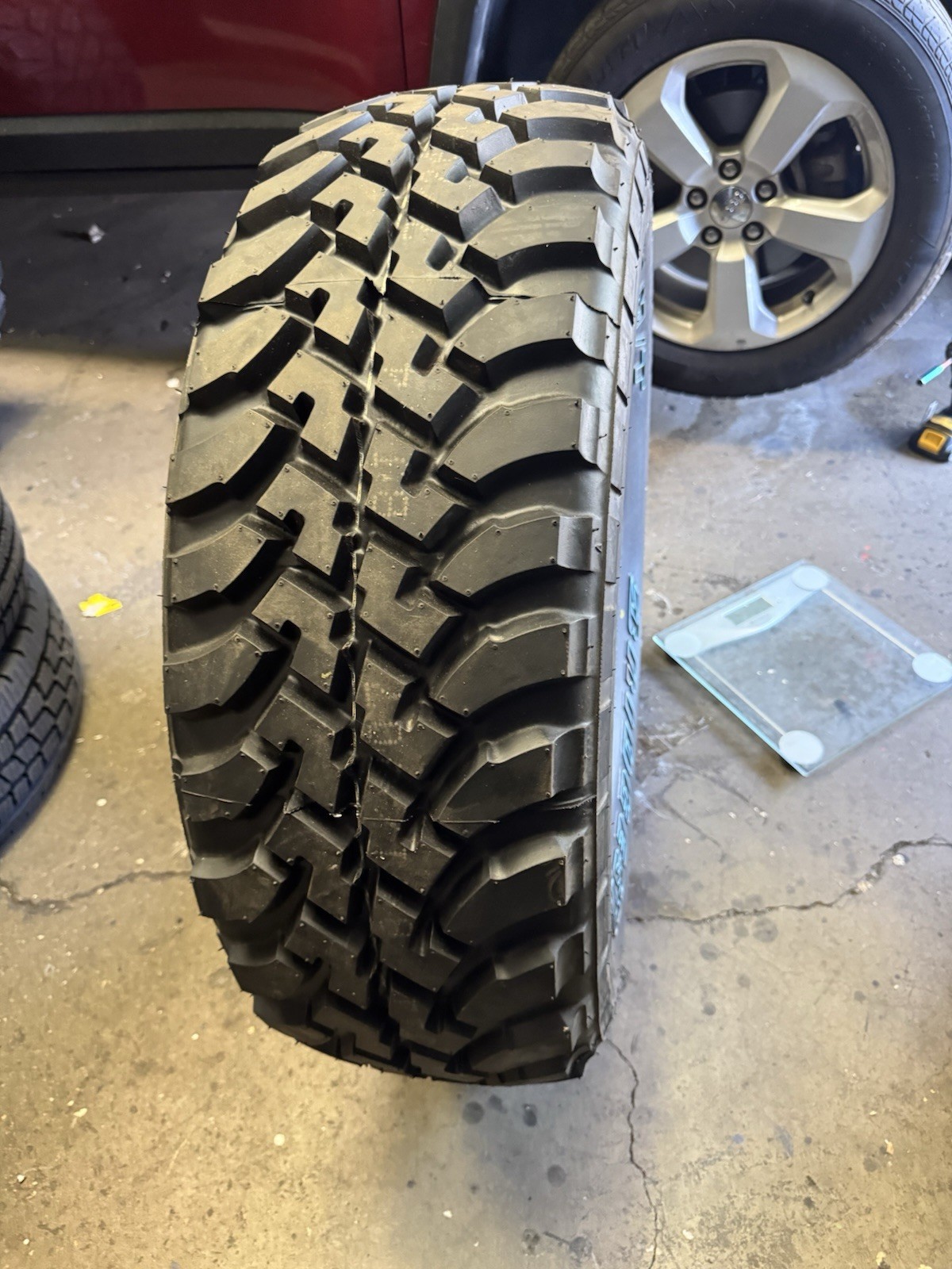 BRAND NEW OLD STOCK DISCONTINUED BRIDGESTONE DUELER M/T 673 DOT:3017