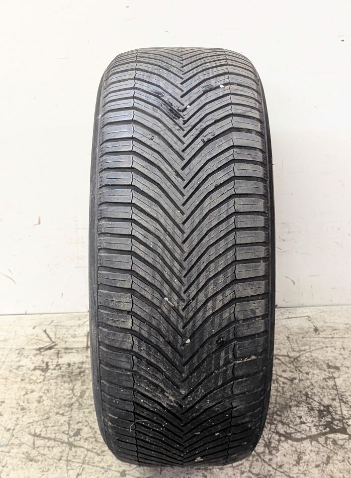 USED – 275/55/19 Michelin CrossClimate Tire – 6/32″