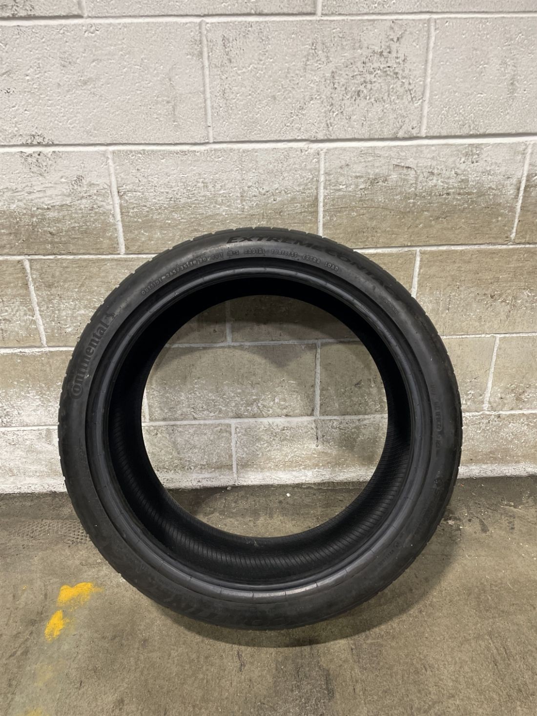 1x P265/35R20 Continental Extreme Contact DWS06 PLUS 9/32 99 Y Used Tire 2653520