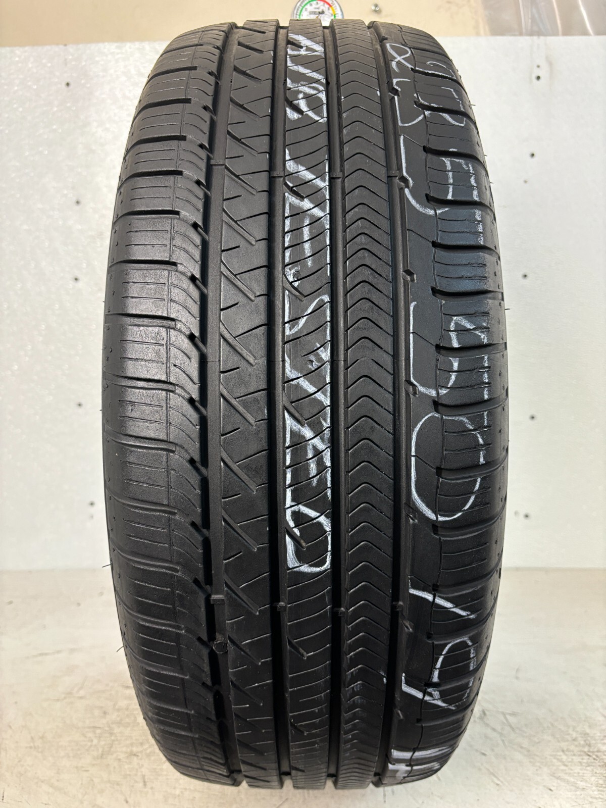 1 Tire 235 50 19 Goodyear Eagle Sport All-Season AO A/S (7.00-8.50/32Tread) 99H