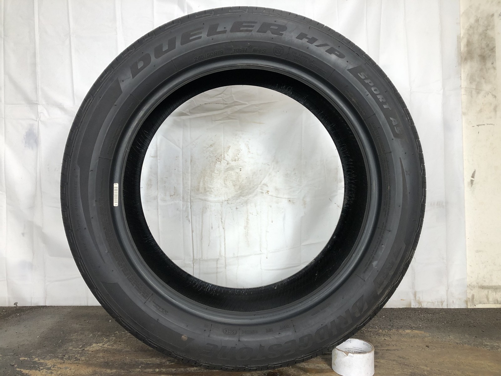 [1] Bridgestone Dueler H/P Sport AS RFT Run Flat 245 50 19 Tire 6.75/32
