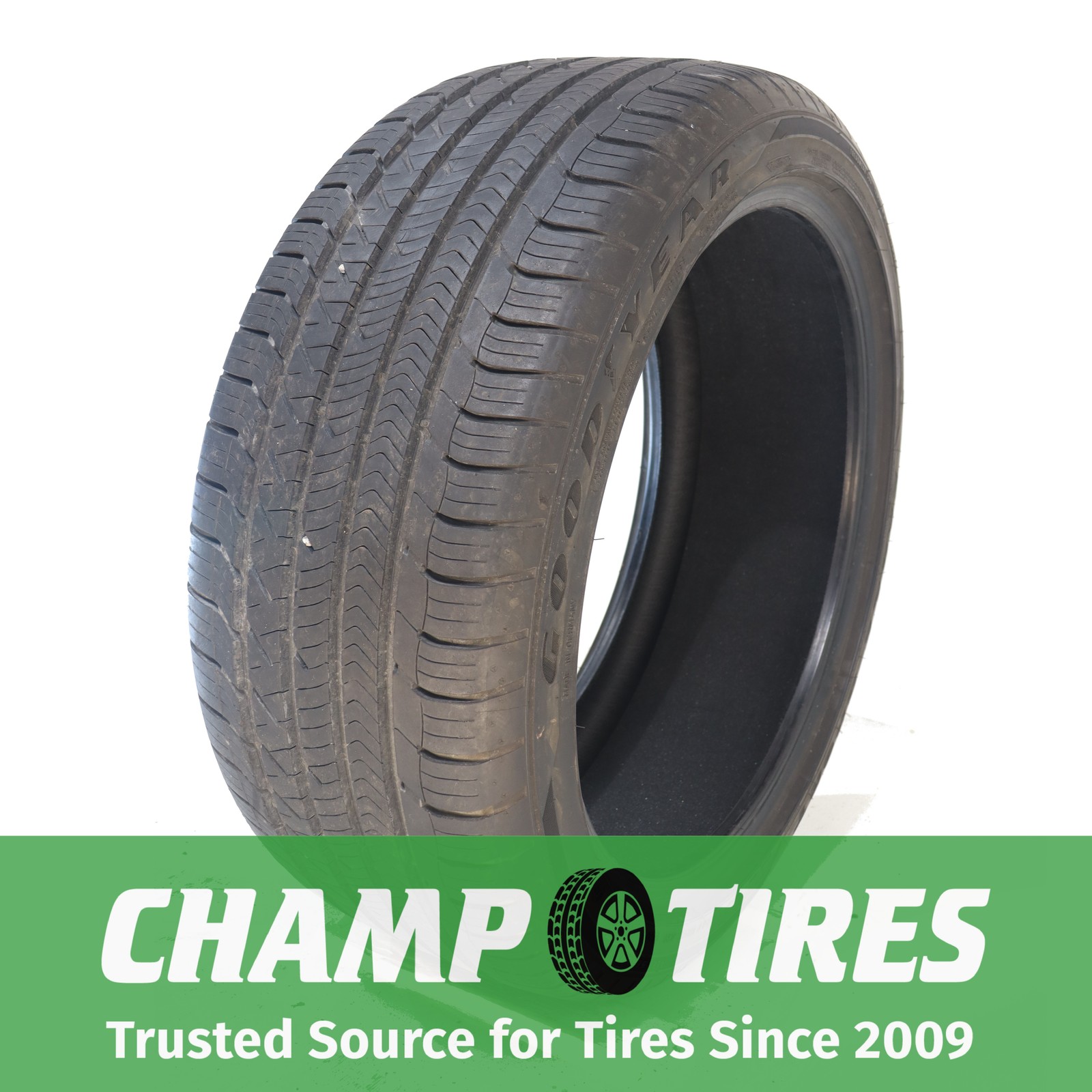 P265/40R20 Goodyear Eagle Sport All-Season AO 104 H Used 9/32nds