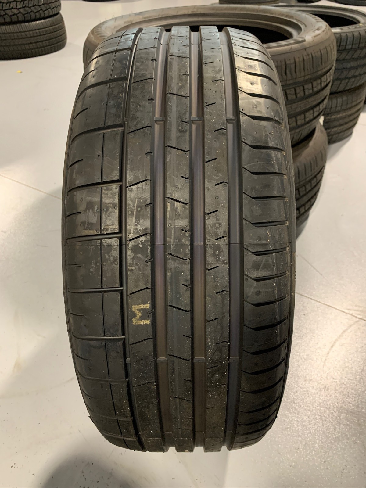 1 New 235 45 18 (94Y) Pirelli P Zero PZ4 N1 Summer Tire