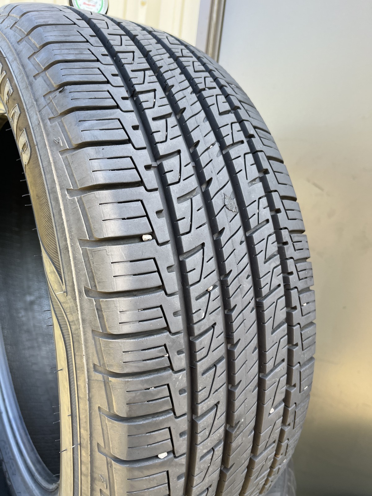 1 Tire Goodyear Assurance MaxLife 235/55E19 101V DOT.0124 10.75/32