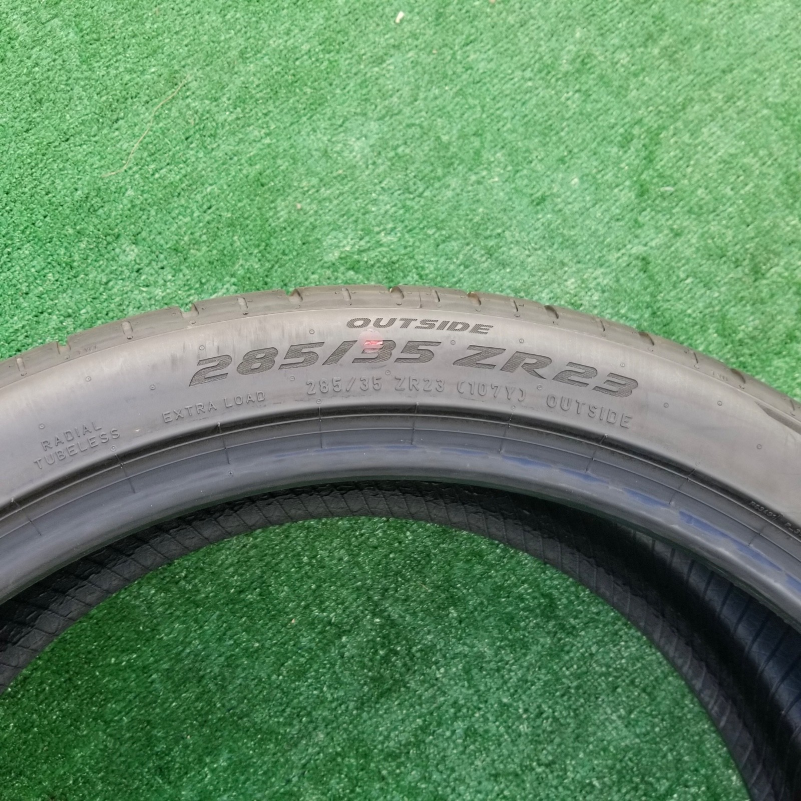 285/35R23 Pirelli P Zero PZ5 Elect Tire L1 Lamborghini Urus SE 285/35ZR23 100%