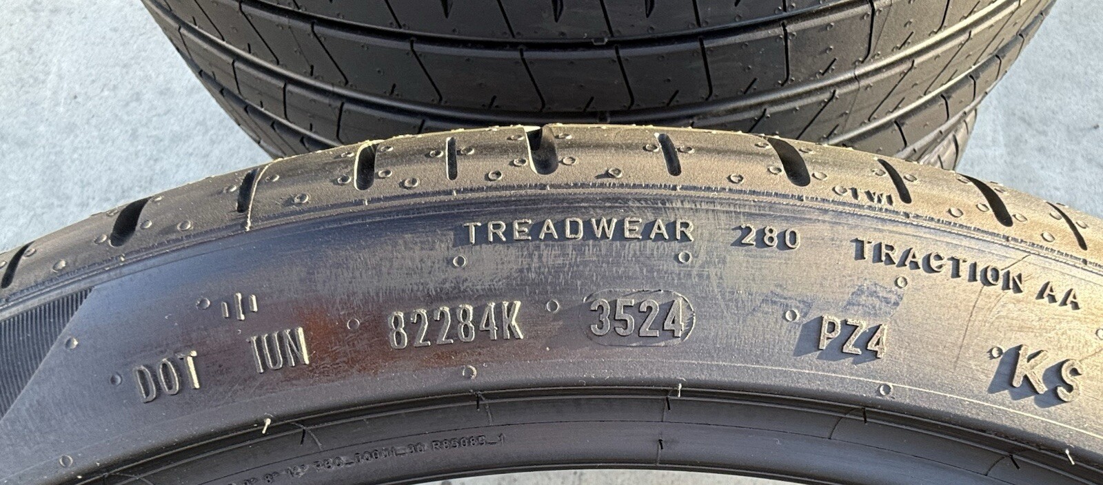 Set of TWO BRAND NEW Pirelli P Zero PZ4 275/30R20 97Y T1 Tesla ELECT PNCS Tires
