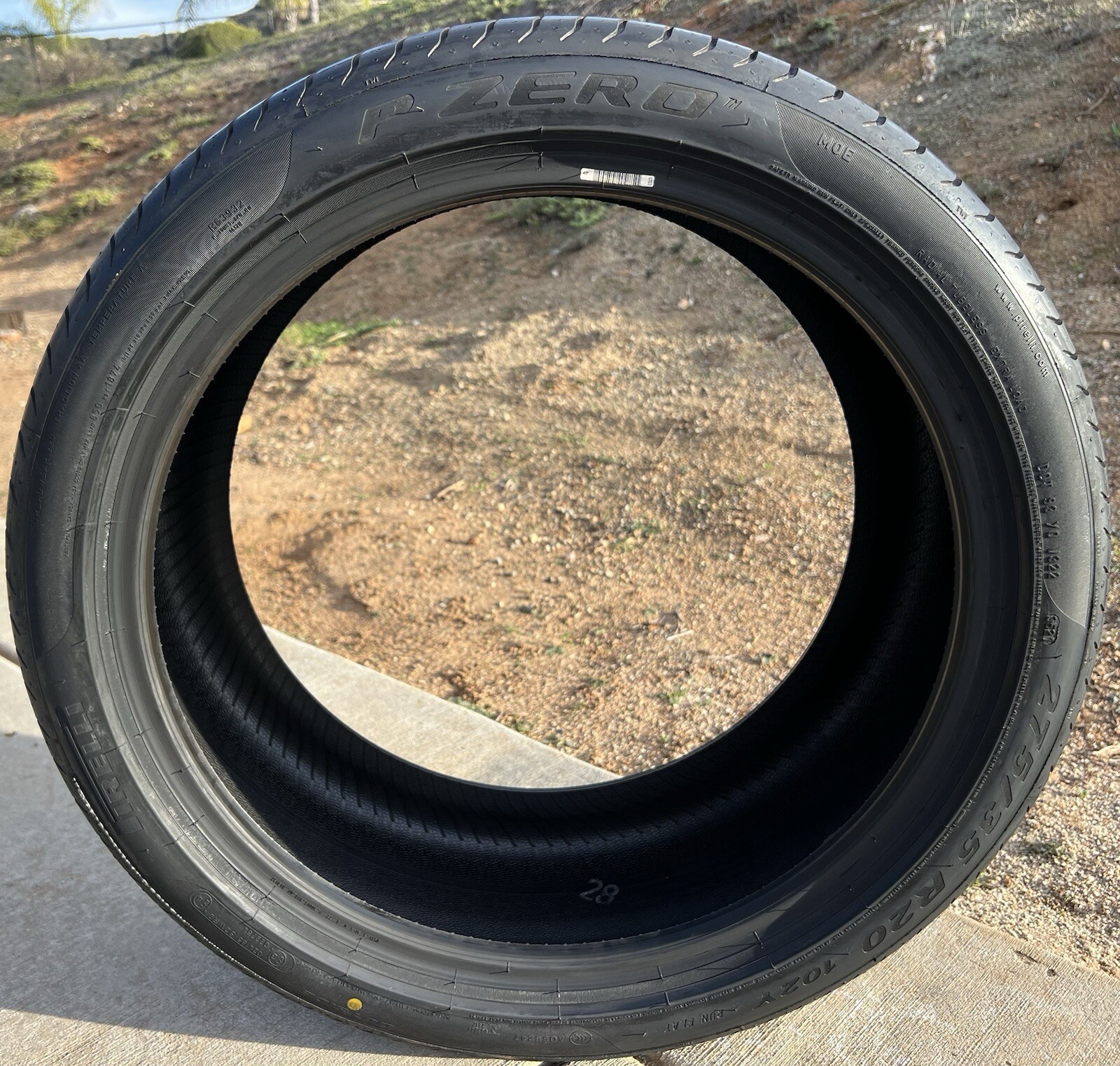 Set of TWO BRAND NEW 275/35R20 102Y Pirelli P Zero MOE Run Flat RFT RF Tires