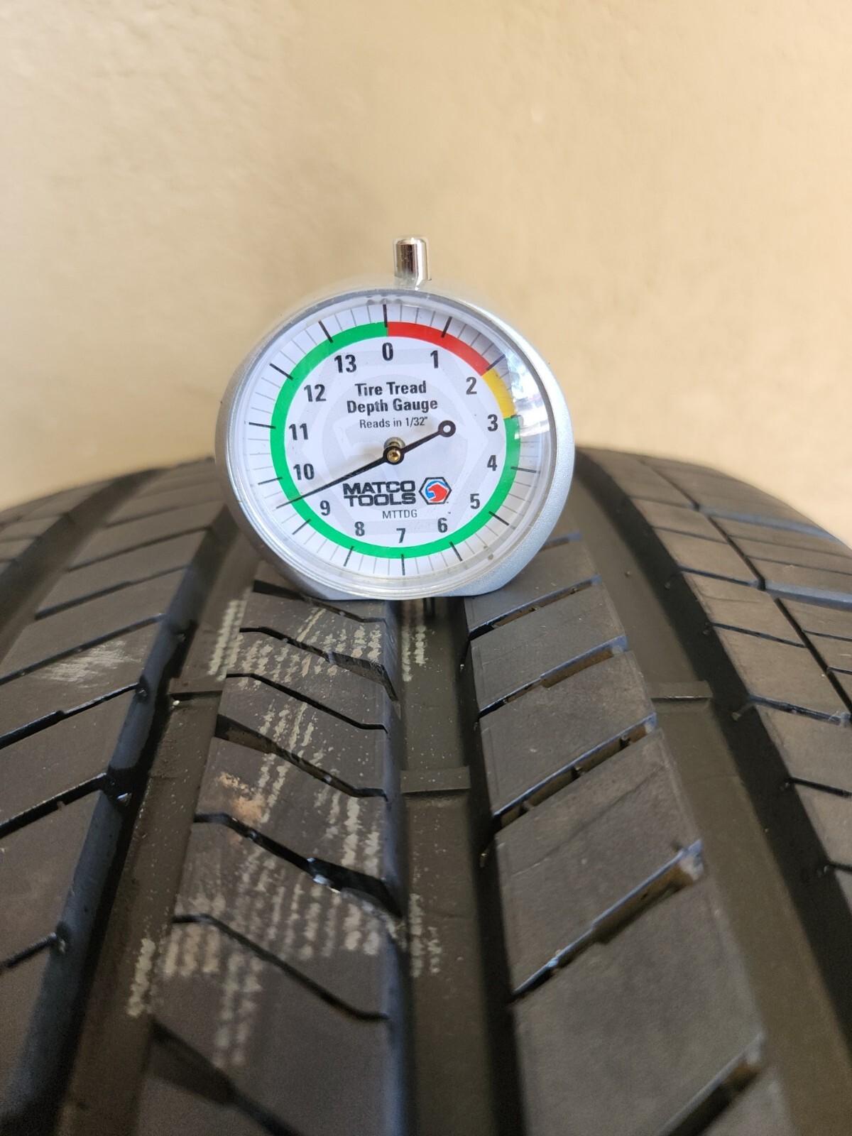 Like New 245/45R19 98W Goodyear Eagle Touring 9.5/32 DOT 2121 2454519
