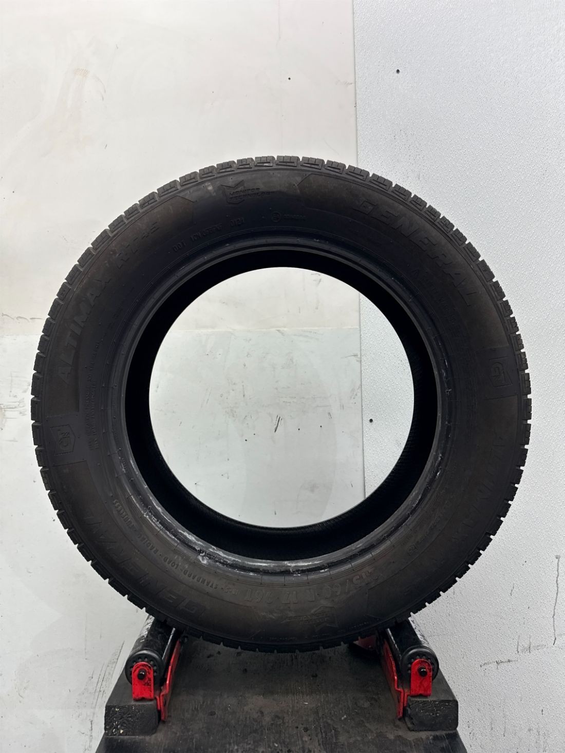 1 Used P215/60R17 General Altimax RT45 96 T – 10/32