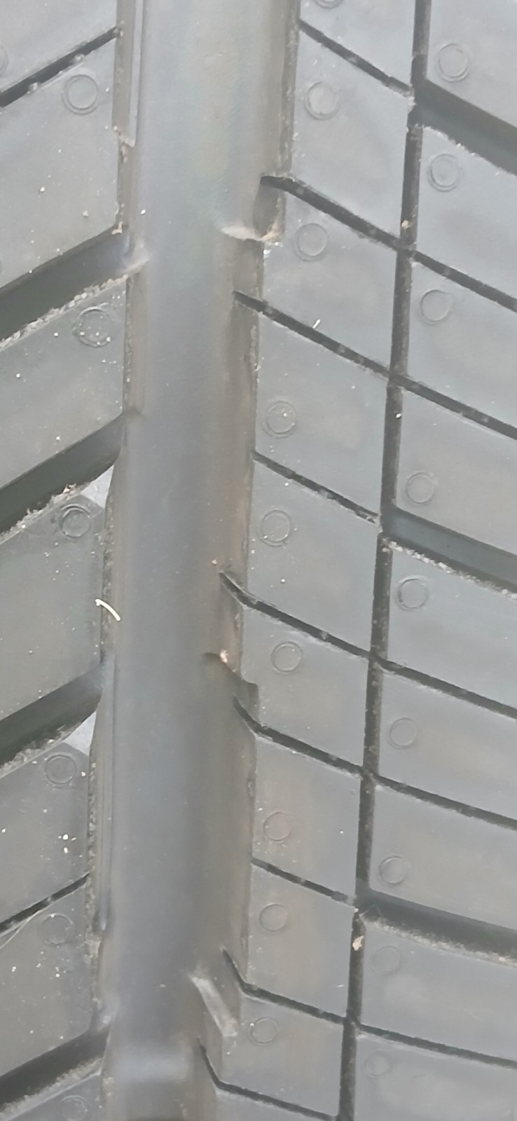 265 60R20 Bridgestone Dueler HT Take Off Tires Tread Depth Buying New 11/32nd