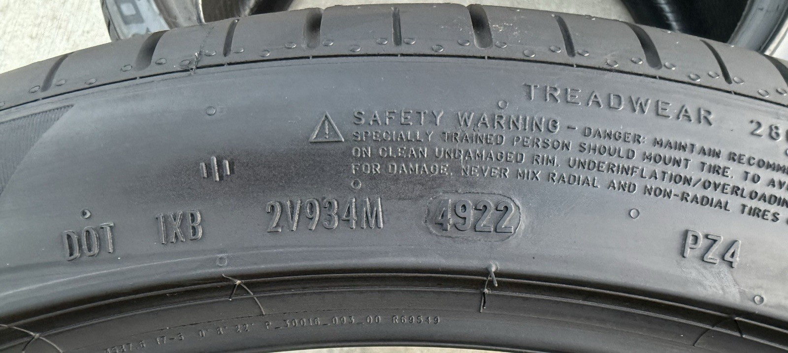 Set of TWO BRAND NEW 325/30ZR23 (109Y) Pirelli P Zero PZ4 Sport A8A Tires