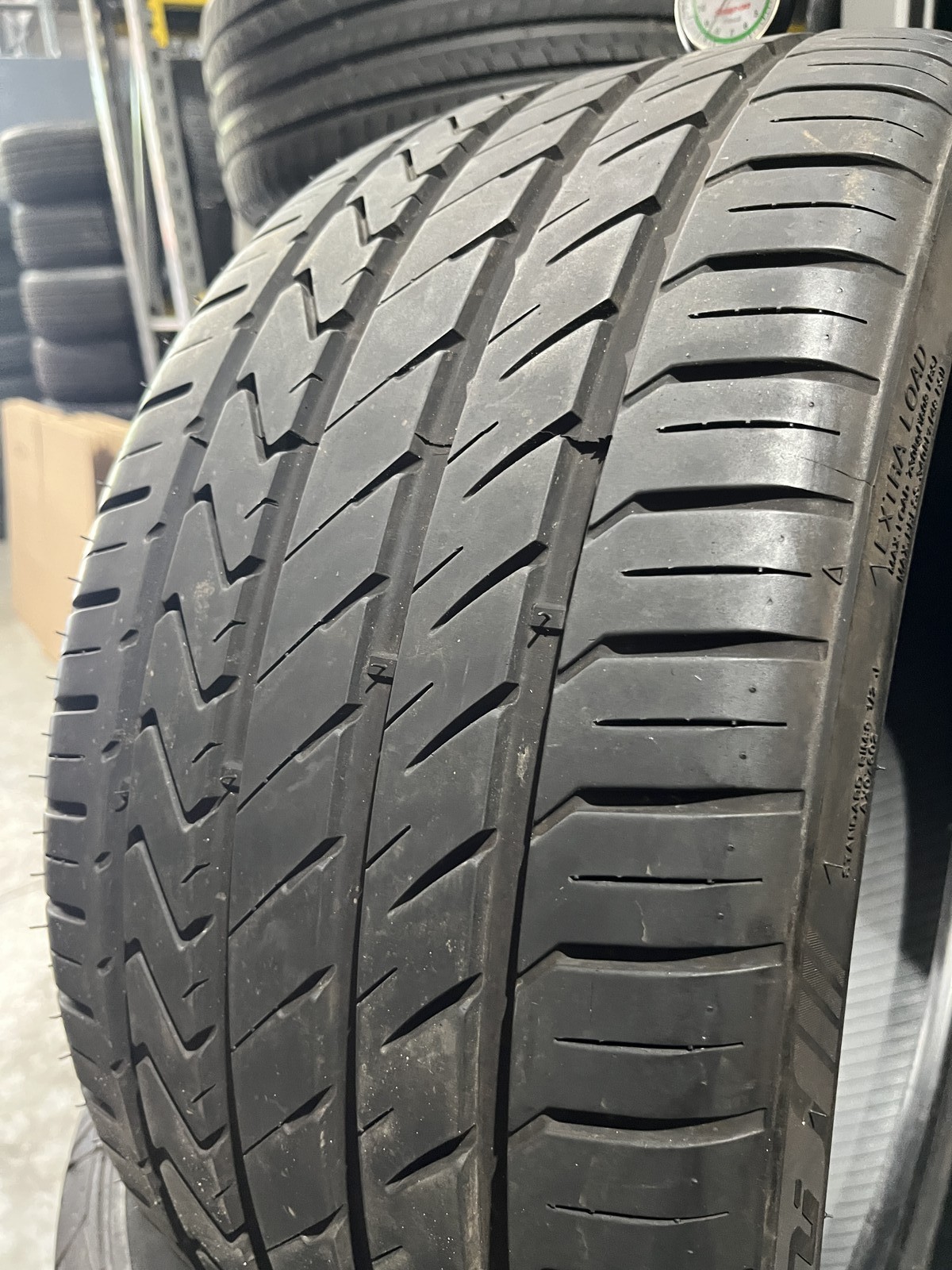 1 Tire Lexani LX-Twenty 275/30ZR20 97W XL DOT.2323 8.5/32 NO Patch