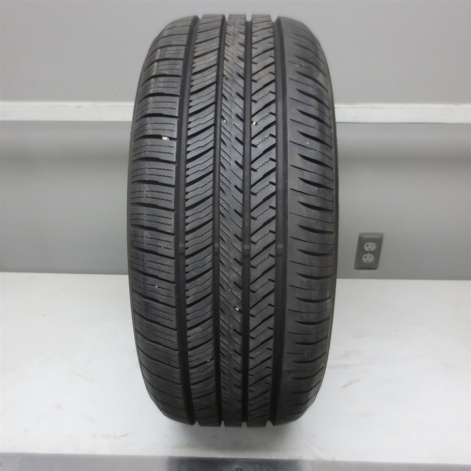 225/50R17 Yokohama yk-GTX All Season 98V Used Tire (12/32nd) NO PATCHES! (QTY 1)