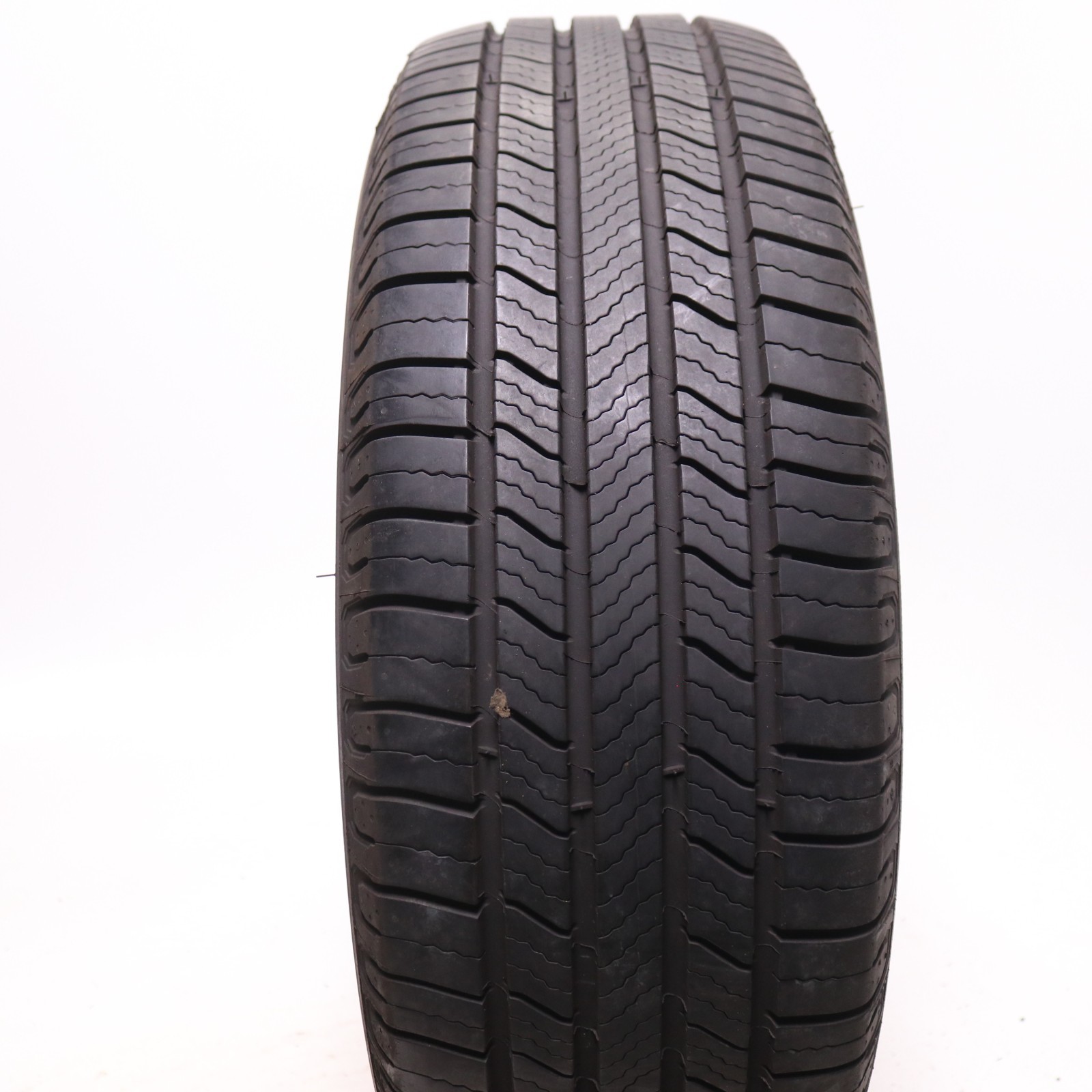Set of 4 Used 235/60R18 Michelin Defender 2 – 107H – 9-10/32