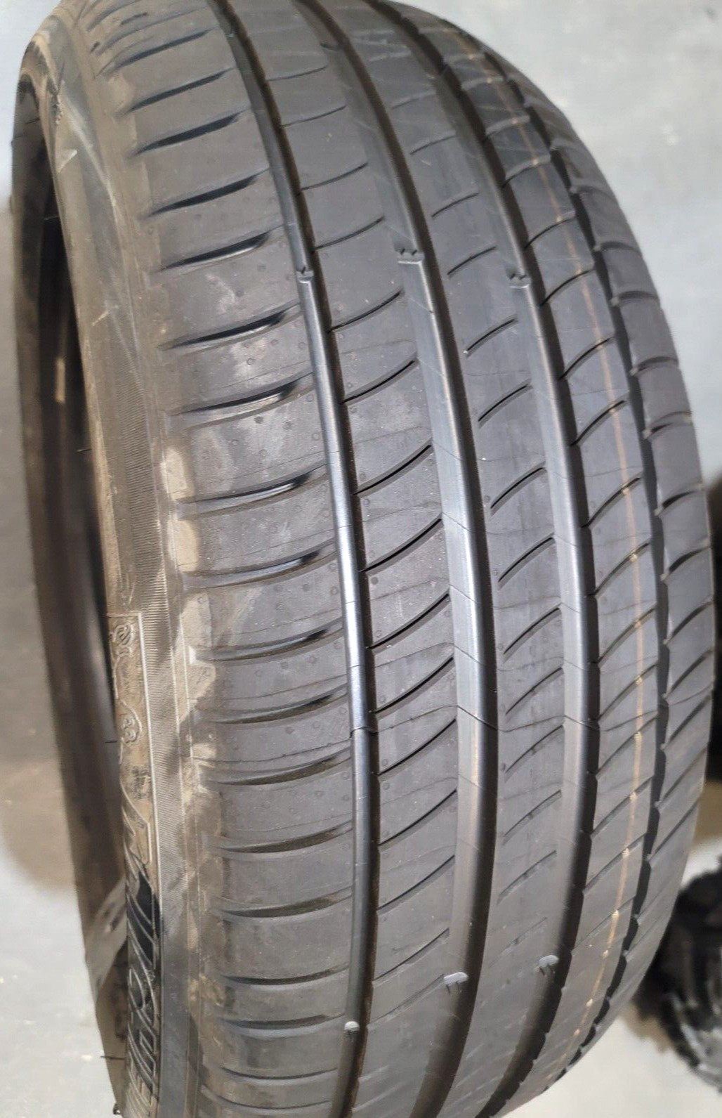 MICHELIN Primacy 3 225/55R17 97Y ZP High Performance Radial Tire DOT Date 3217