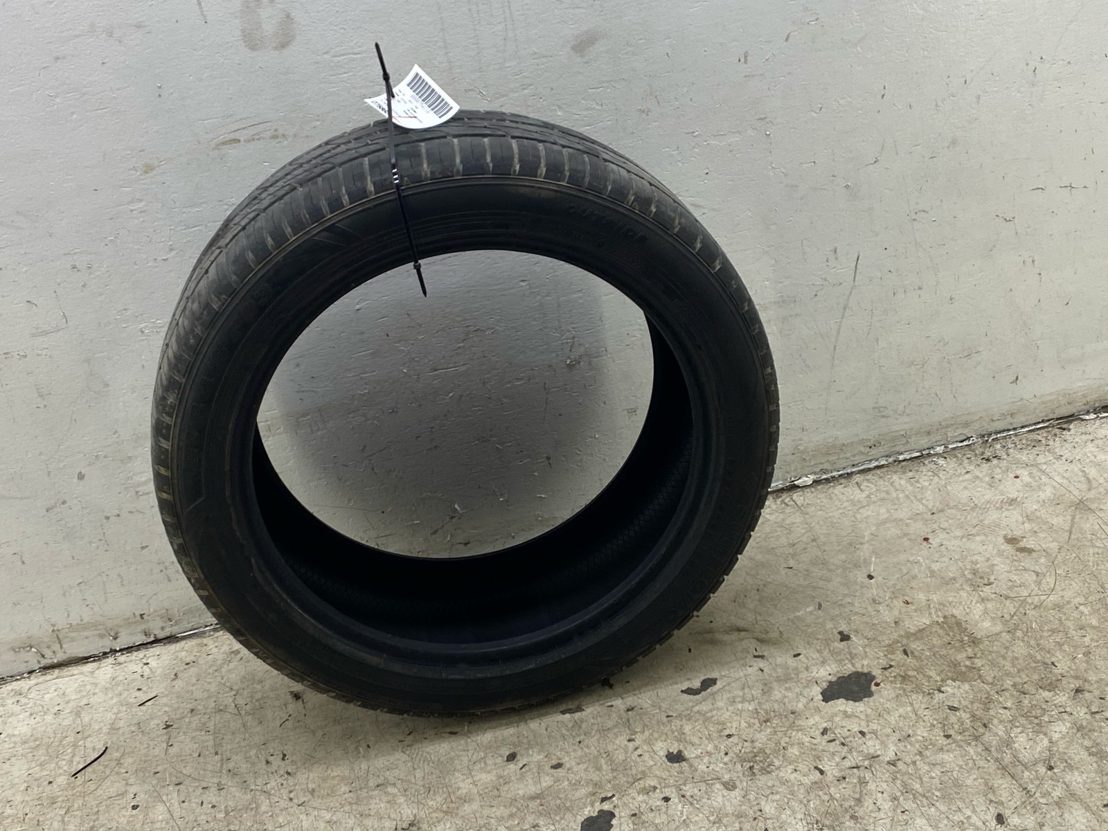 2022 2.5L FWD SUMITOMO HTR A/S P03 255/45R/20 TIRE DOT 0423 6/32 DEPTH TREAD