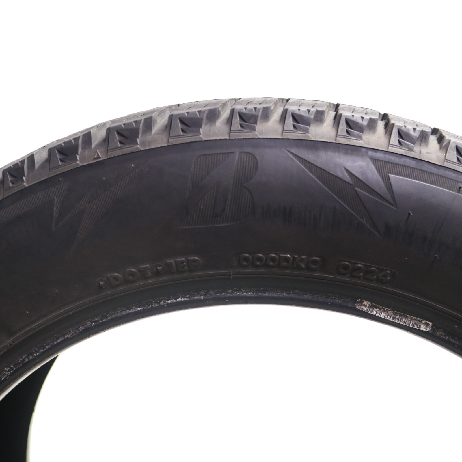 Set of 2 Used 225/55R18 Bridgestone Blizzak WS90 Studless – 98H – 6.5-7/32
