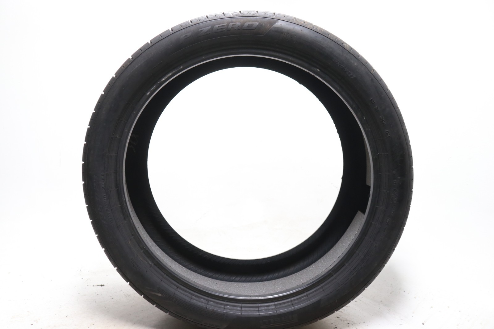 Used 325/35R23 Pirelli P Zero PZ5 MO-S PNCS – 111Y – 6/32